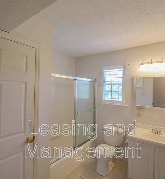 516 Arlington Dr #A4 — Photo 4
