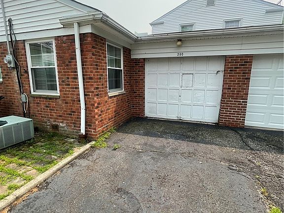 3rd image of 280 Buckner Dr