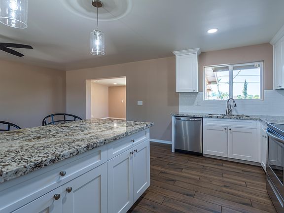 4th image of 10114 W Palmer Dr