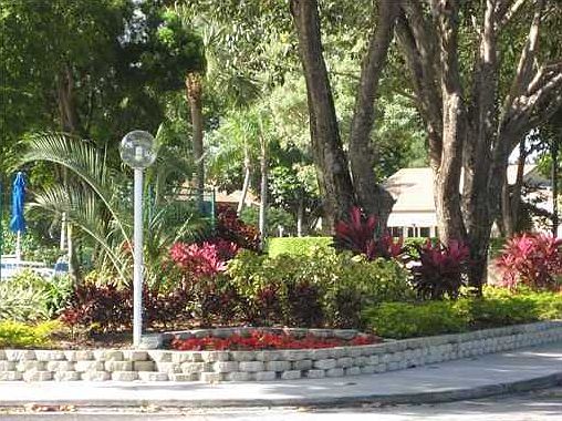 5th image of 506 Gardens Dr