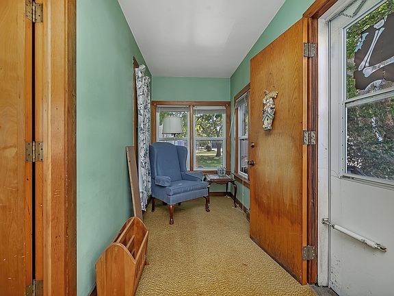 5th image of 250 Lemmon St