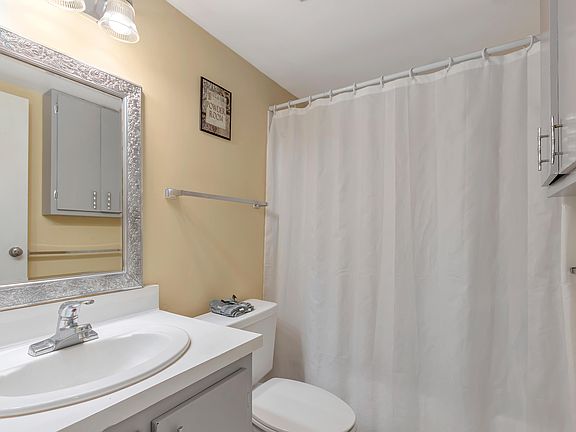 2nd image of 5805 Washington St APT 17