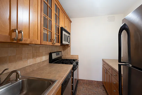 Rented by Oxford Property Group | media 4