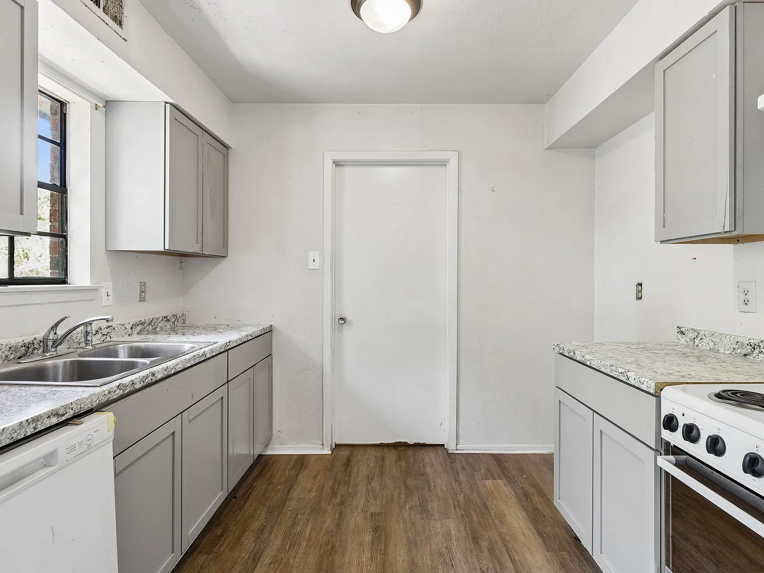 2 bed, 847 sqft, $1,395 — Photo 4