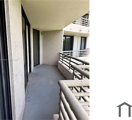 2 bed, 1200 sqft, $2,500 — Photo 4