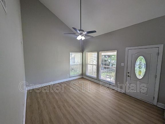3rd image of 425 Great Hill Dr