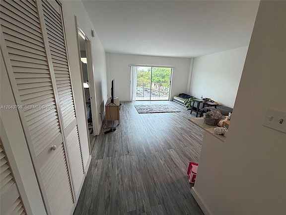 5th image of 4174 Inverrary Dr APT 408