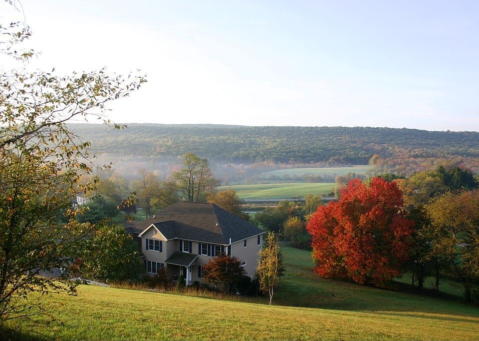 2nd image of 107 Brook Ln