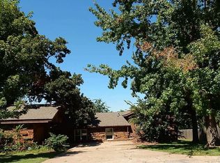 213 E Saddlerock Rd S, Sand Springs, OK 74063