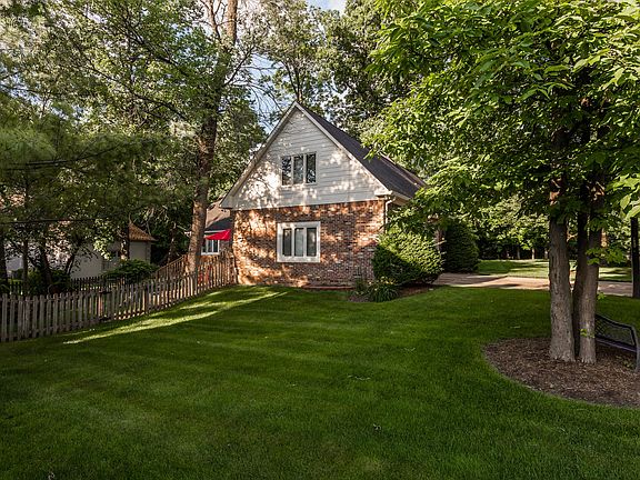 5th image of 124 Somerset Ct