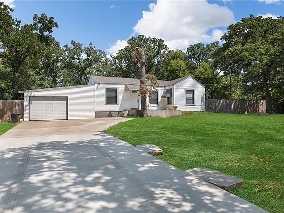 4th image of 3311 Shamrock Ln