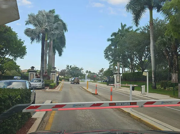 5223 SW 155th Way, Miramar, FL 33027