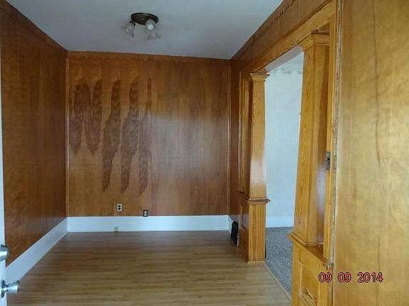 Another Foyer/Office View Pic Prior to Current Tennat