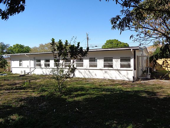 4th image of 685 21st Street SW
