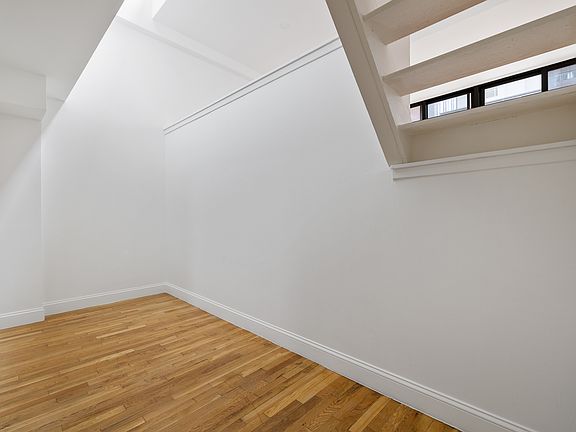 3rd image of 123 E 54th St #B