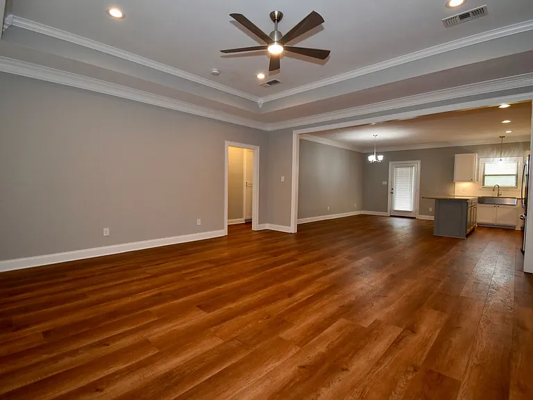 112 Haley Ln — Photo 3