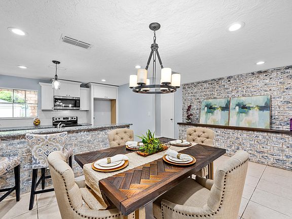 4th image of 15839 Bougainvilla Ln