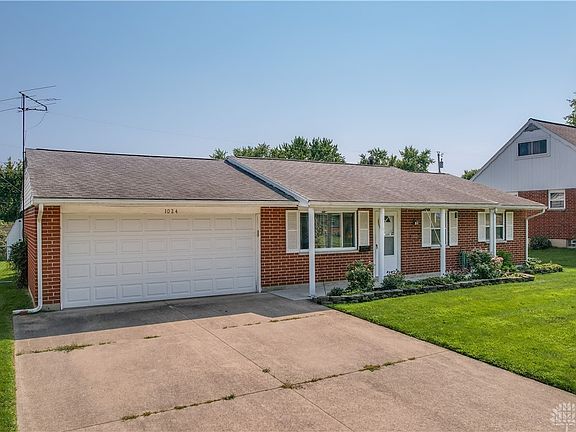 3rd image of 1024 Nutmeg Sq S