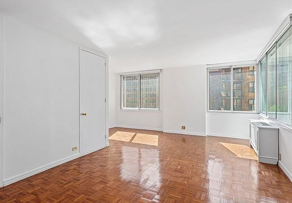 3rd image of 235 E 40th St #9GH