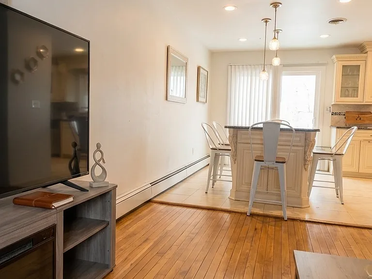 616 Bensel Dr — Photo 2