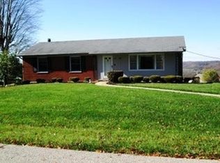 402 Hillview Dr, Aurora, IN 47001