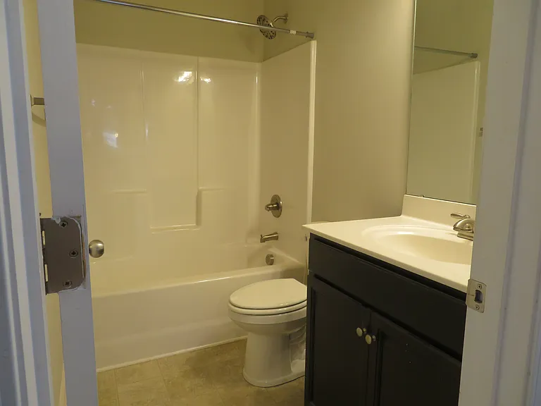 142 Shakleton Dr — Photo 5