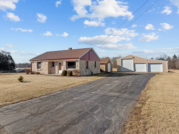 12439 Velp Ave, Green Bay, WI 54313