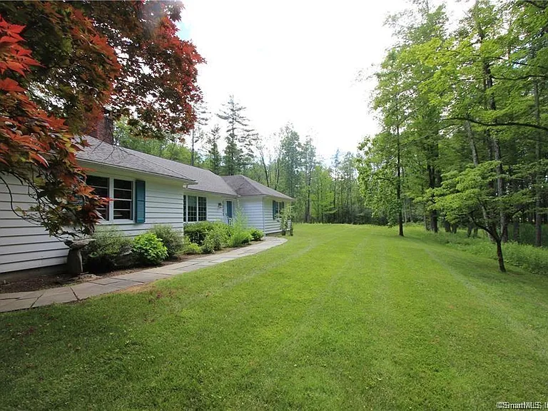 3 Lilac Ln — Photo 16