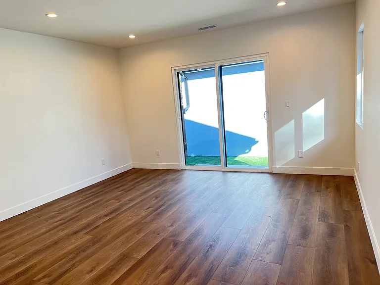 7026 Andasol Ave — Photo 20