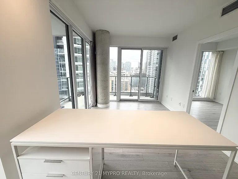 77 Shuter St #2313 — Photo 4