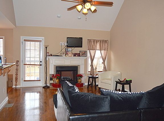 3rd image of 2948 Brewster Dr