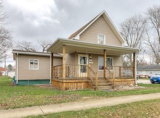 253 E Pine St, Paxton, IL 60957