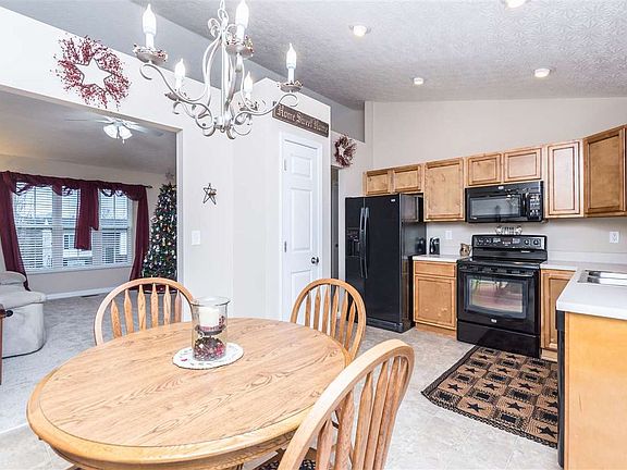 5th image of 329 Rocky Pointe Ct