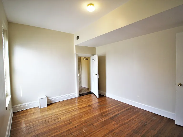 920 Saint Paul St — Photo 18