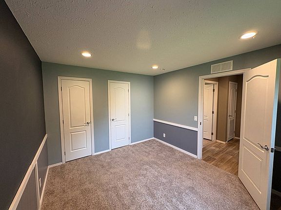 4th image of 916 S Madison St #7