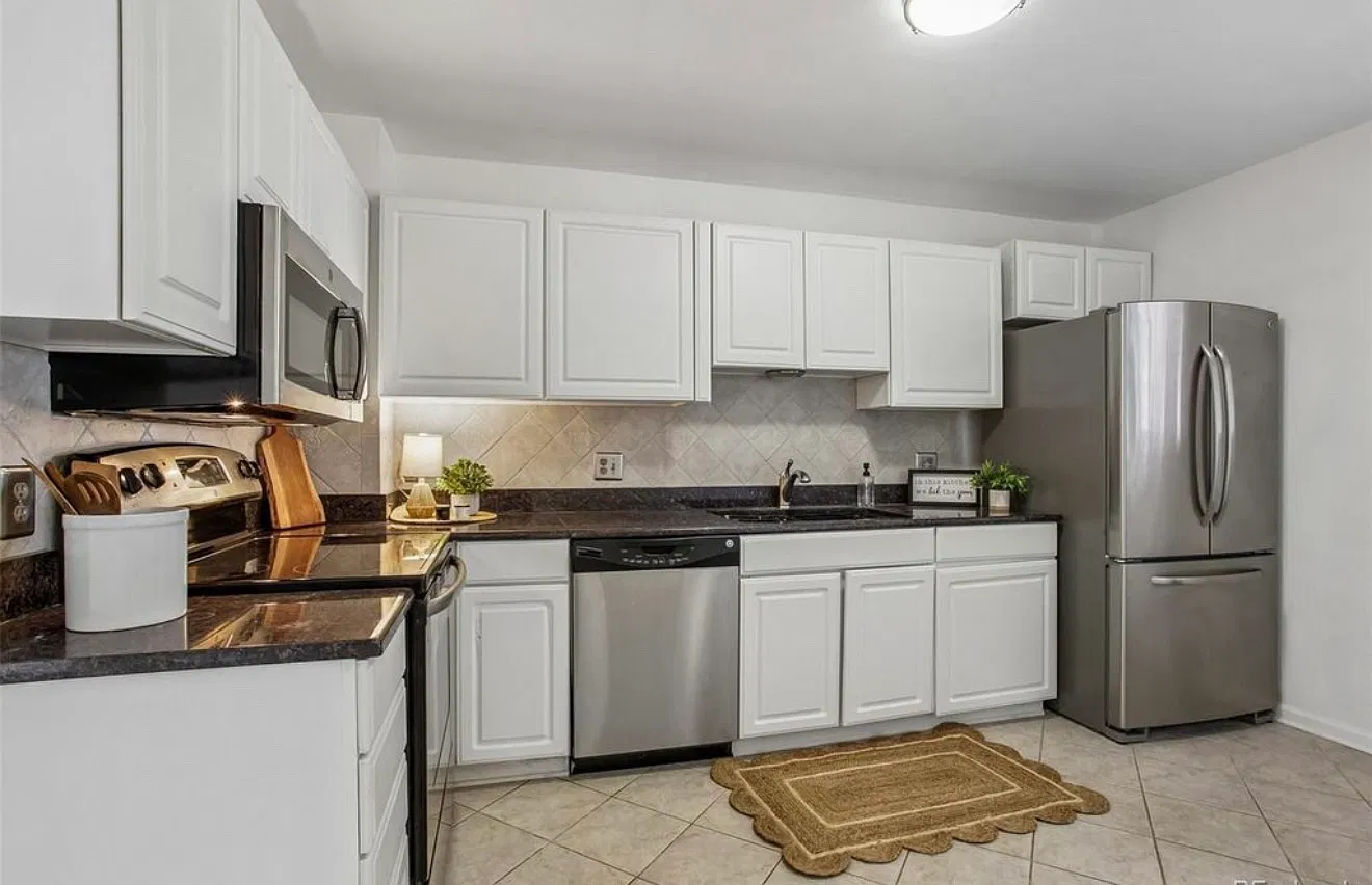 11615 Logan St — Photo 4