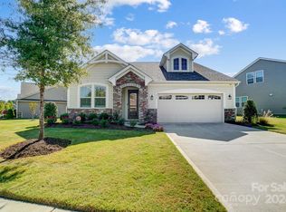 573 Lincoln Quarters Ln, Tega Cay, SC 29708
