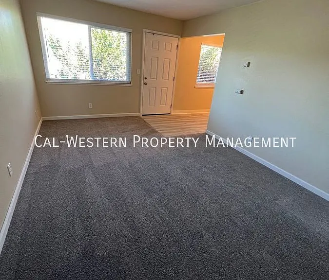 3747 Underwood Dr #4 — Photo 10