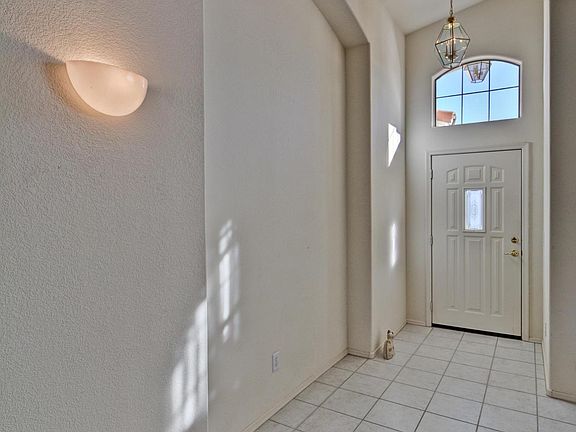 4th image of 17804 W Holly Dr
