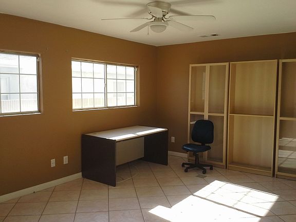 office / 3rd bedroom