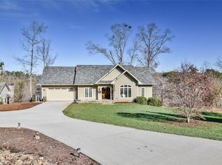 343 Stardust Ln, Seneca, SC 29672