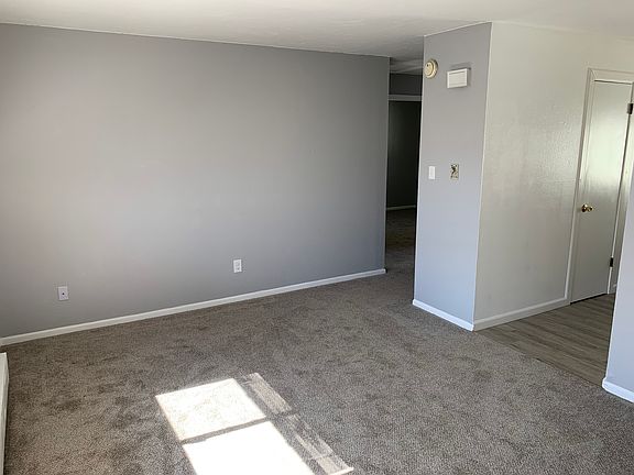 2nd image of 2921 Straus Ln APT 3