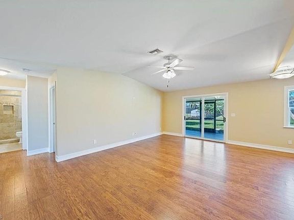 4th image of 27100 Pine Ave