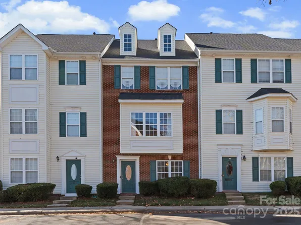 9930 Treeside Ln, Matthews, NC 28105