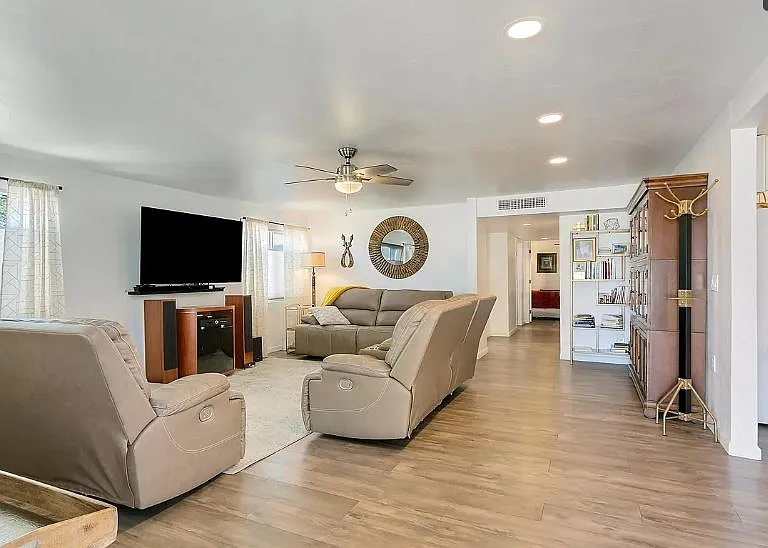 3402 E Kleindale Rd — Photo 1