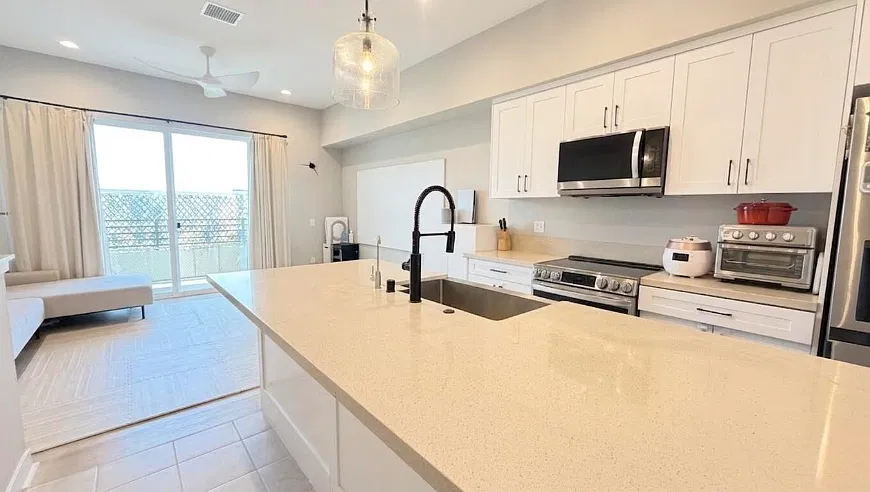 2 bed, 1281 sqft, $3,500 — Photo 3