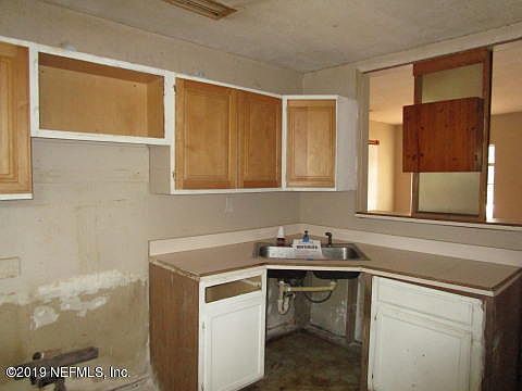 4th image of 4031 Peach Dr