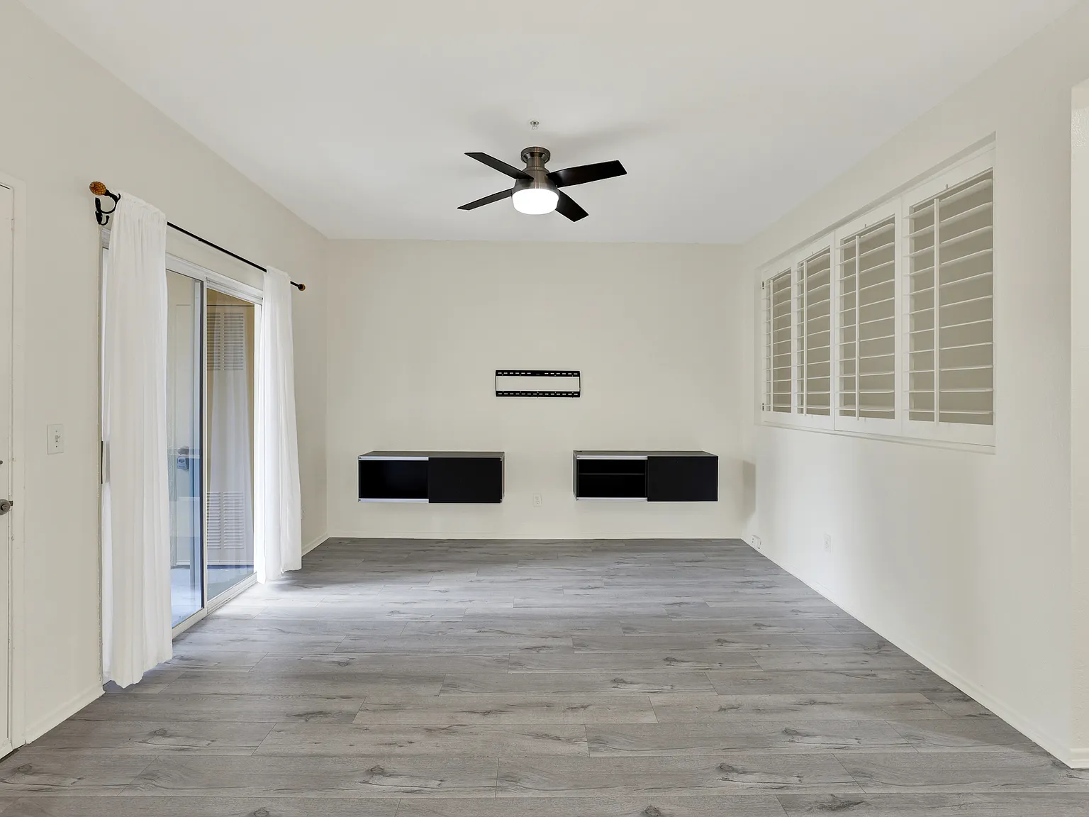 1 bed, 550 sqft, $2,400 — Photo 1