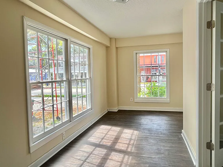 138 King St #B — Photo 6