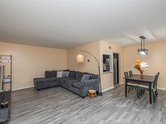 4th image of 18501 Hilliard Blvd APT 402